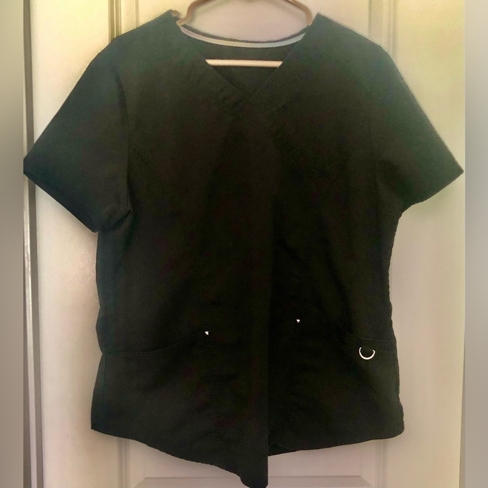 Black Women's V-Neck Scrub Top - Classic Workwear